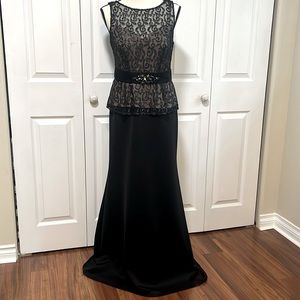 Ignite Evenings, Carolyn Black beaded peplum floor length formal gown women’s 6